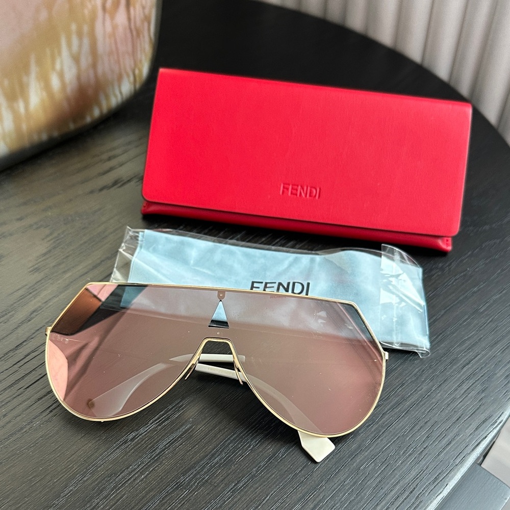 Fendi Eyeline Gold Aviator Sunglasses With Mirror Effect